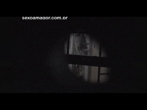 ❤️ Lourinho é filmado secretamente por um voyeur de bairro escondido atrás de tijolos ocos Sexo vídeo em pt.xxxpornolive.ru ❌️