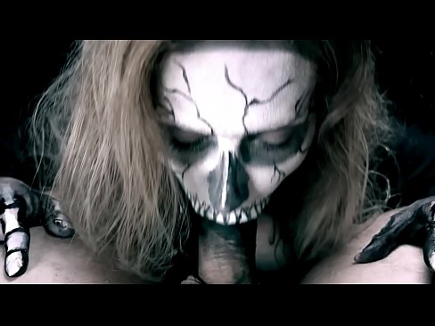 ❤️ Rapariga demoníaca a chupar pilas com a sua boca negra e a engolir esperma. Sexo vídeo em pt.xxxpornolive.ru ❌️